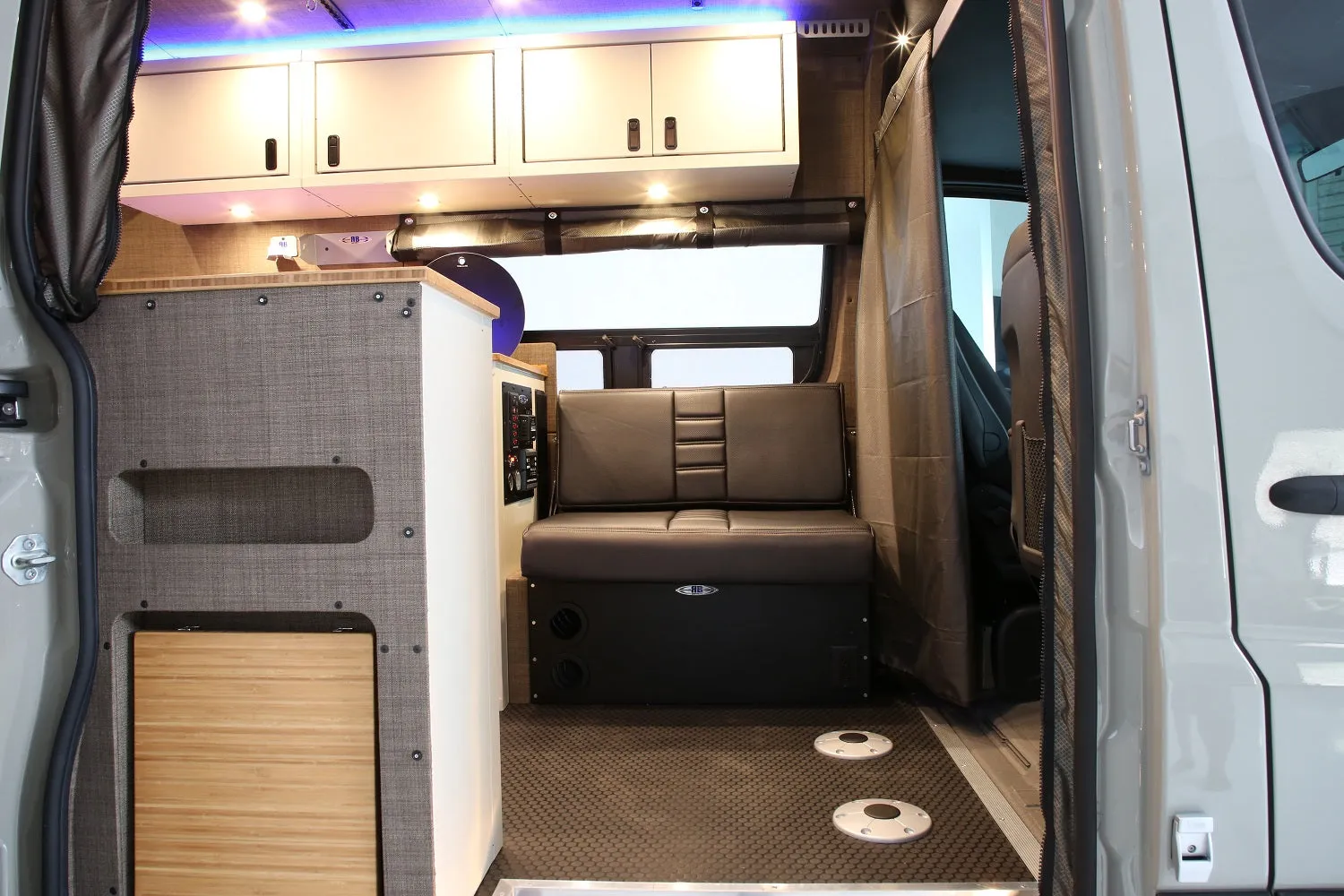 RB Gear Hauler Van DB - 170" 4x4