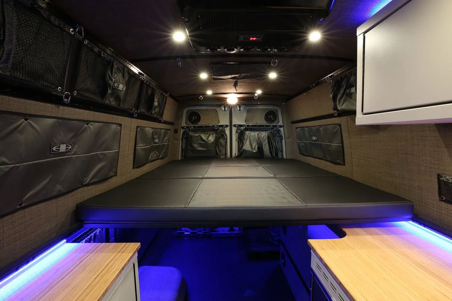 RB Gear Hauler Van DB - 170" 4x4