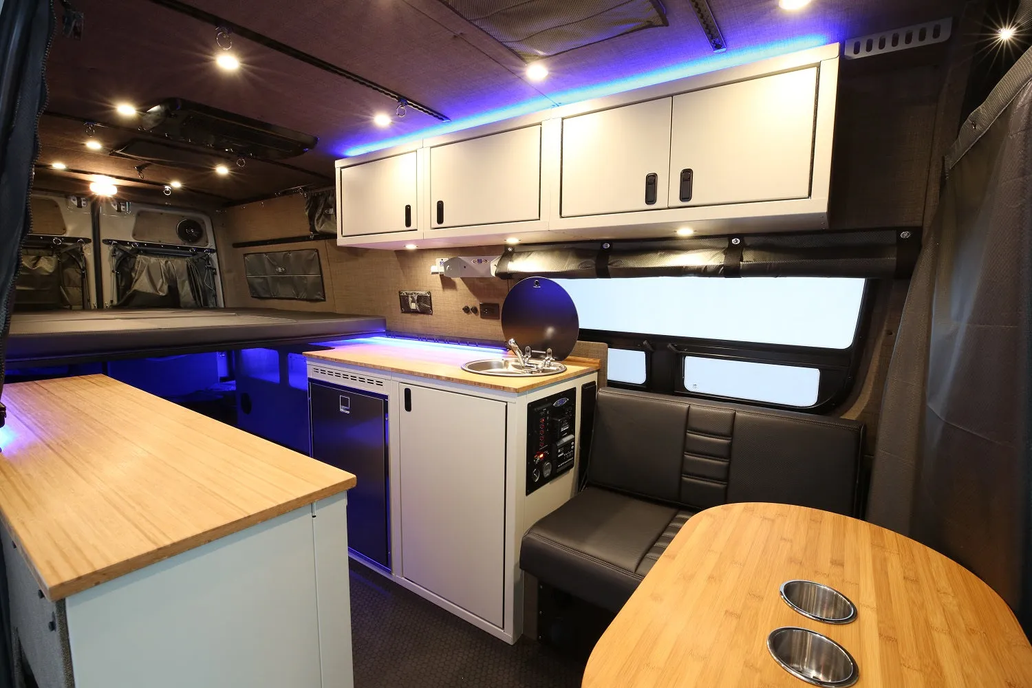 RB Gear Hauler Van DB - 170" 4x4