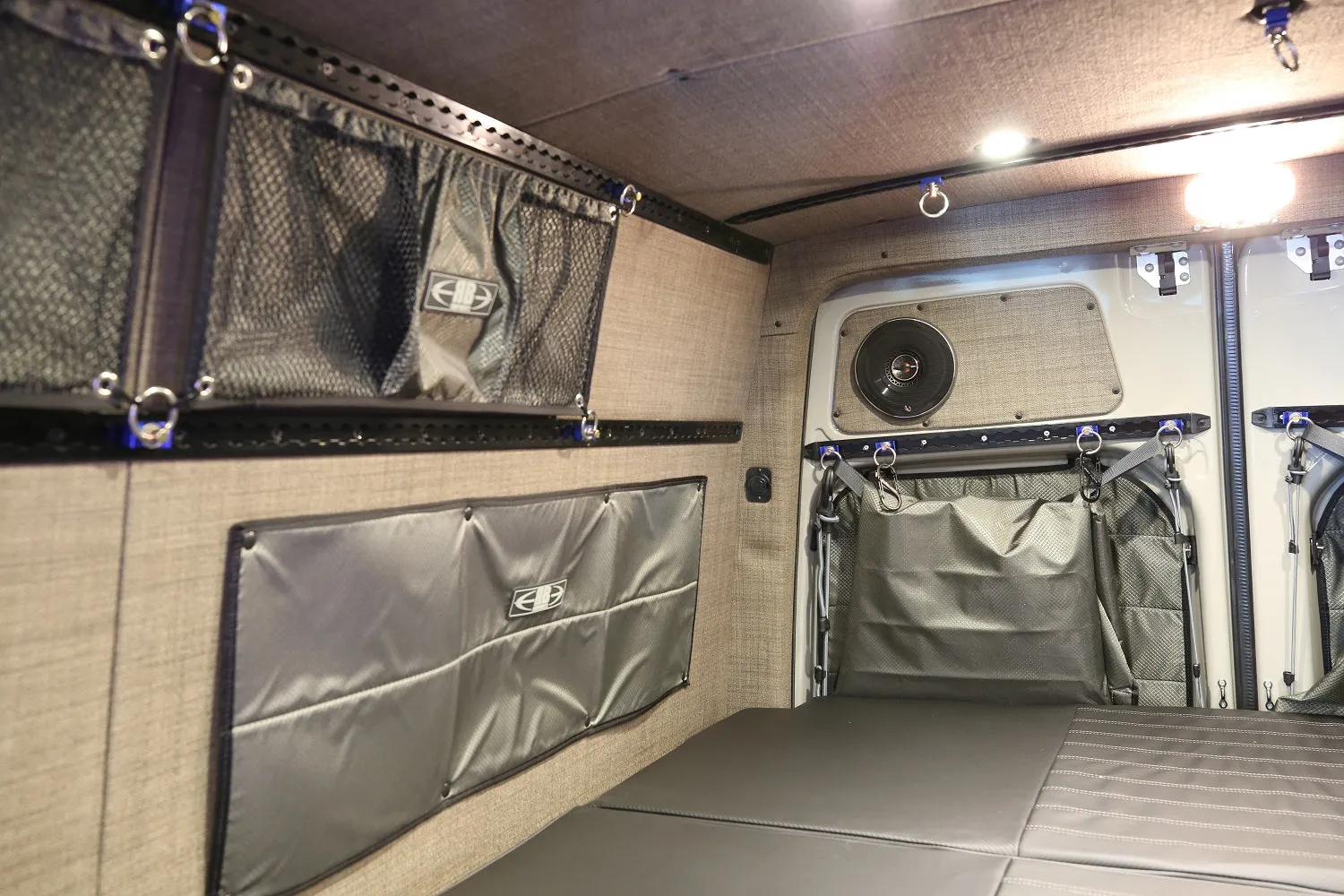 RB Gear Hauler Van DB - 170" 4x4