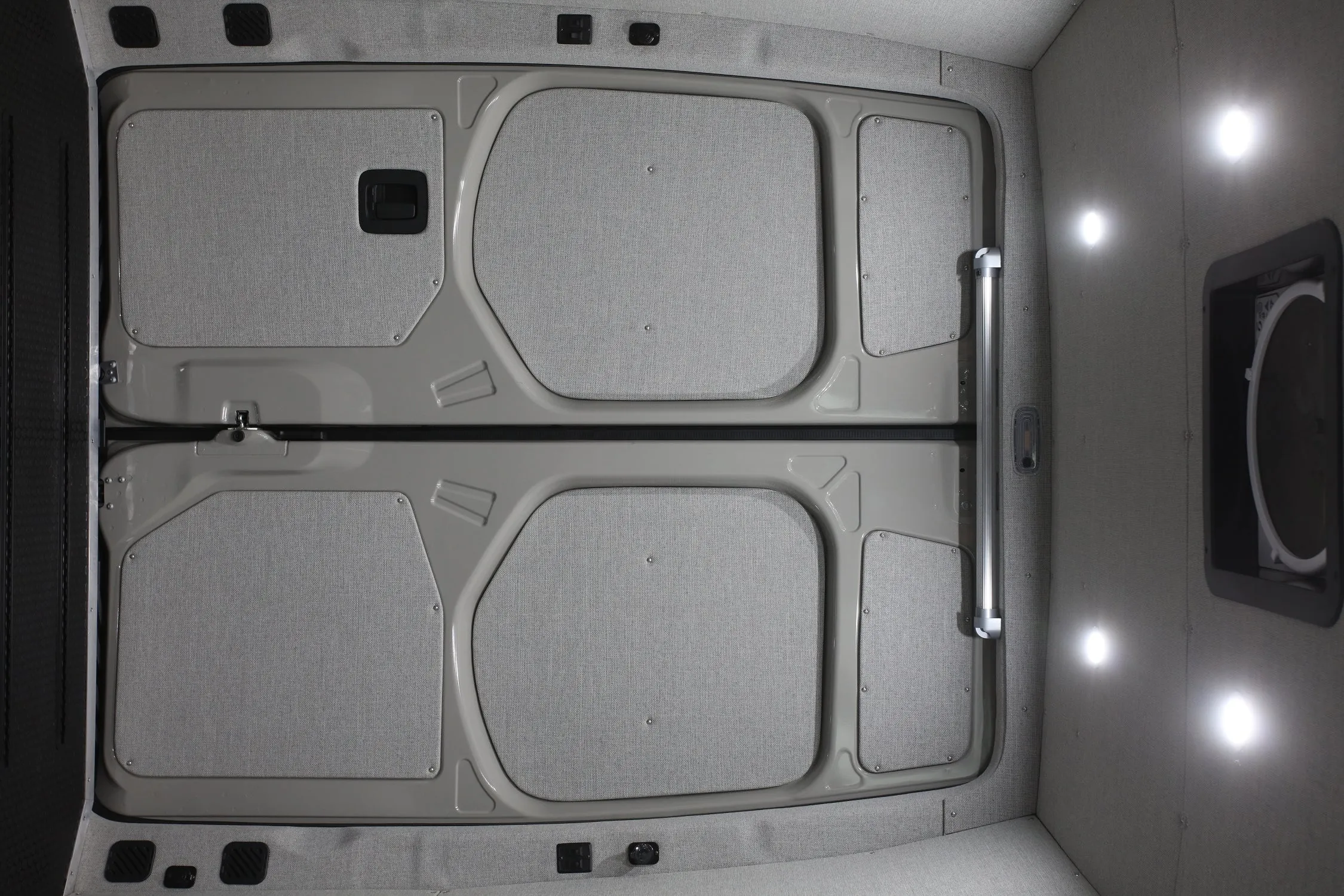 RB Gear Hauler Van FS - 170 2500 4x4