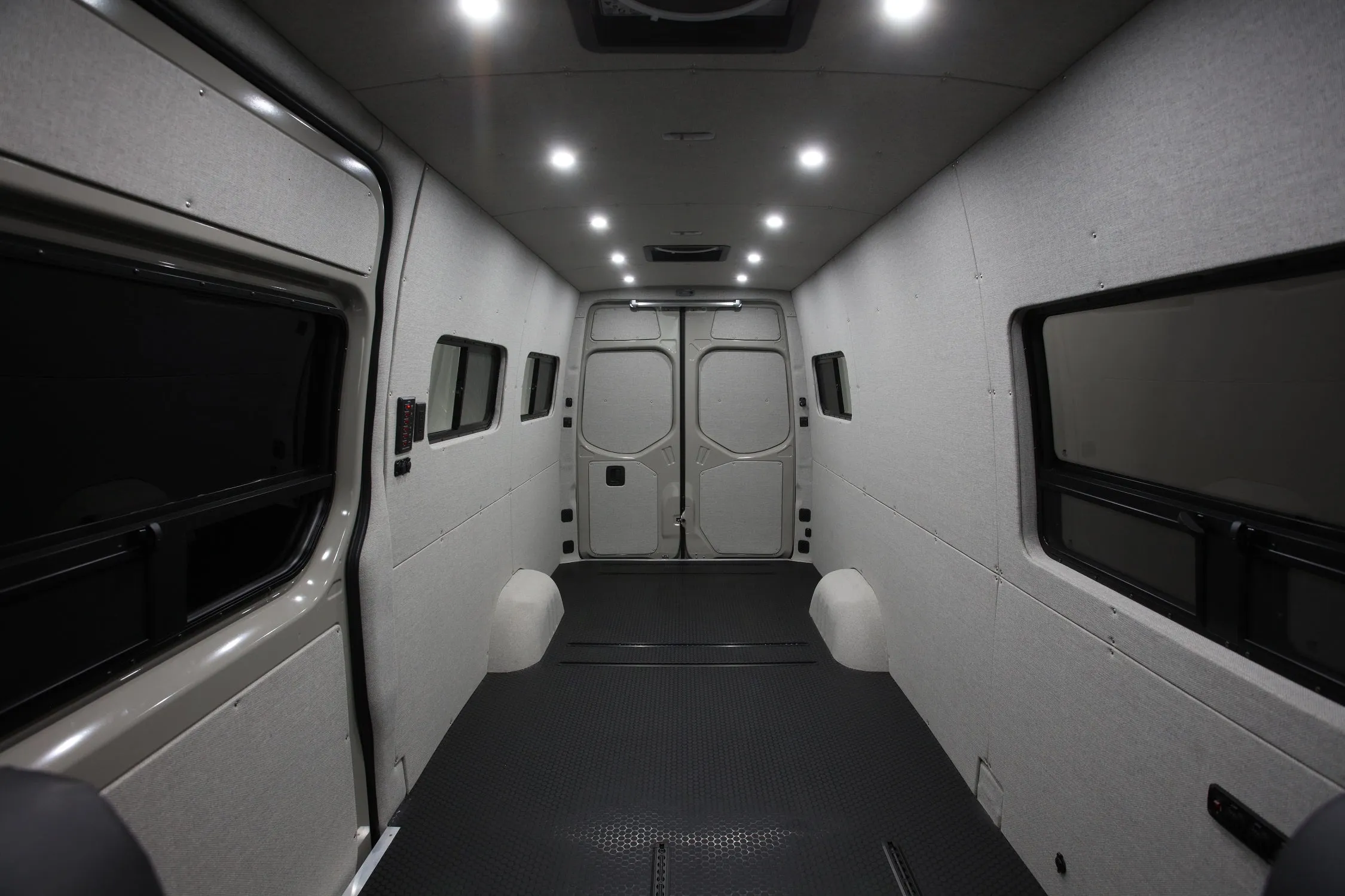 RB Gear Hauler Van FS - 170 2500 4x4